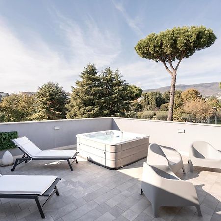 Luxury - Jacuzzi Apartments Near Rome Velletri Exterior foto